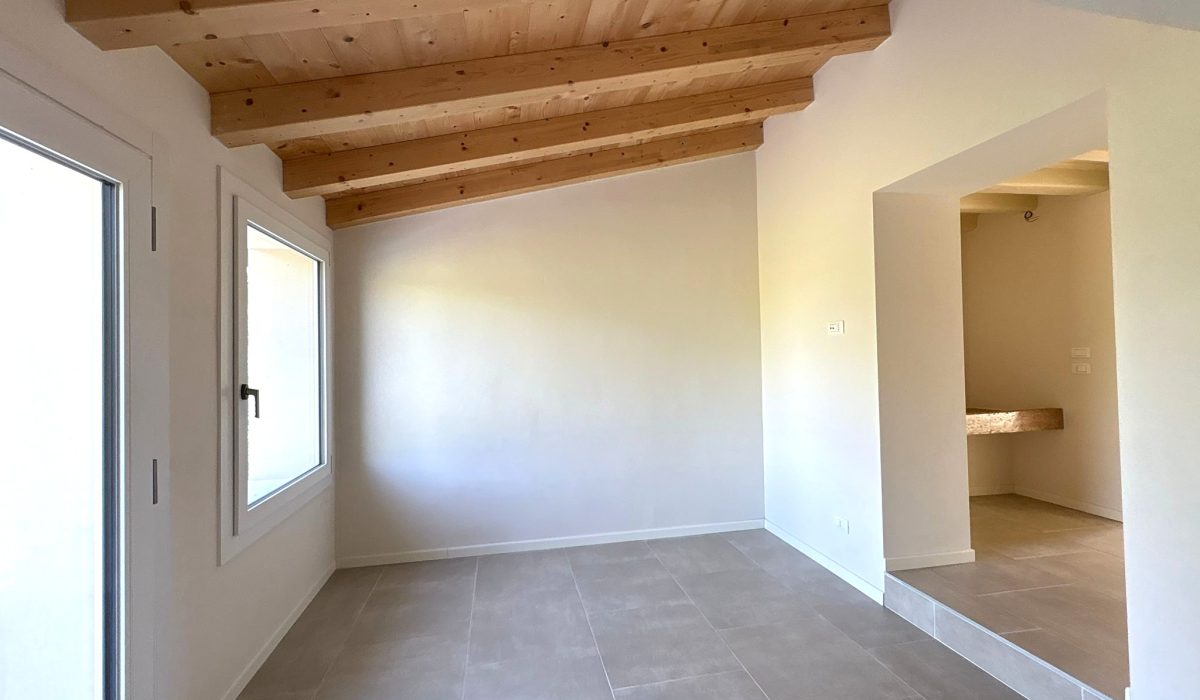 056ee735-d192-4d04-926f-a59db01211d2