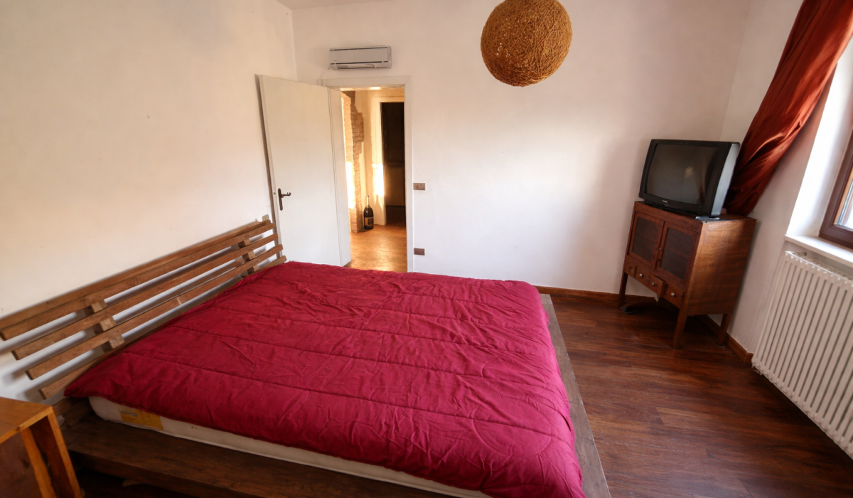 06fa1359-90c8-4c66-991f-8d119af71971