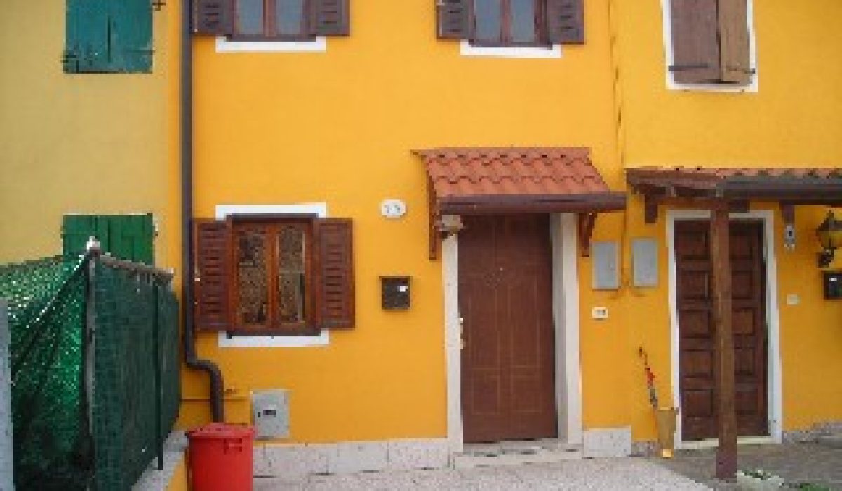 104 Esterno casa