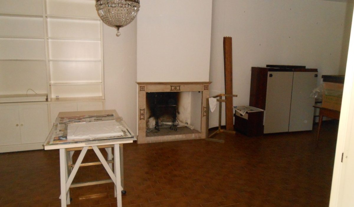 652 Interno