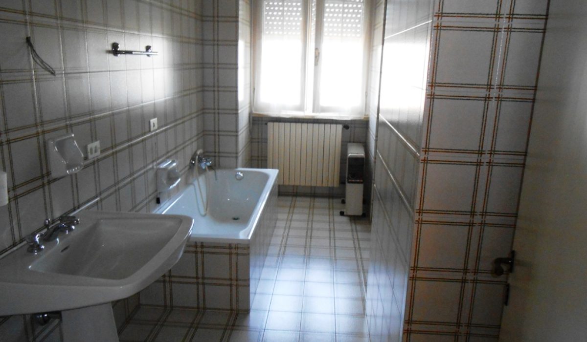 652 Interno
