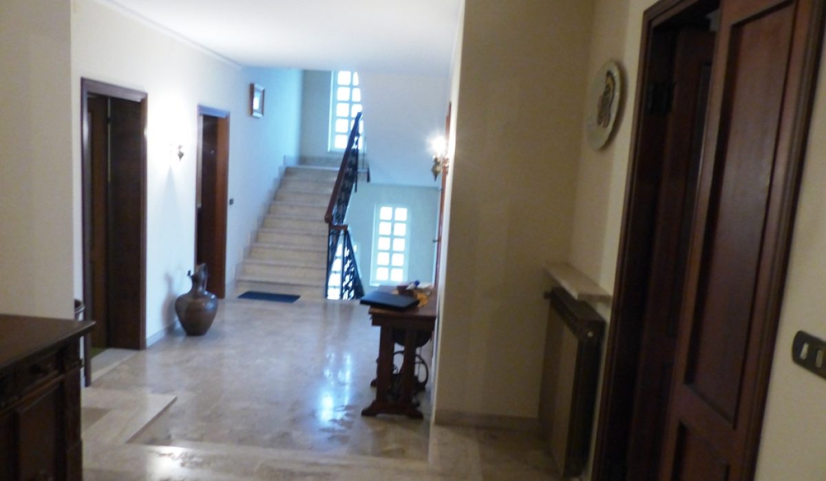 746 Interno