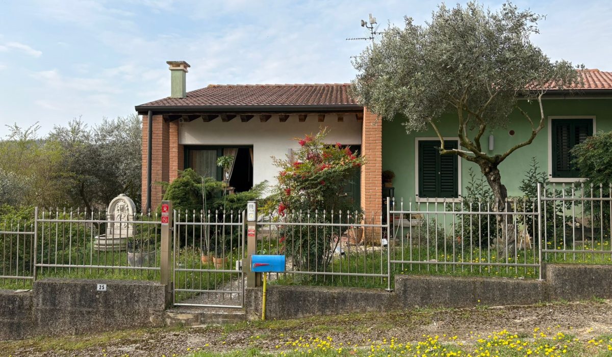 1c103115-74f5-43e0-bd51-6f15565f8785