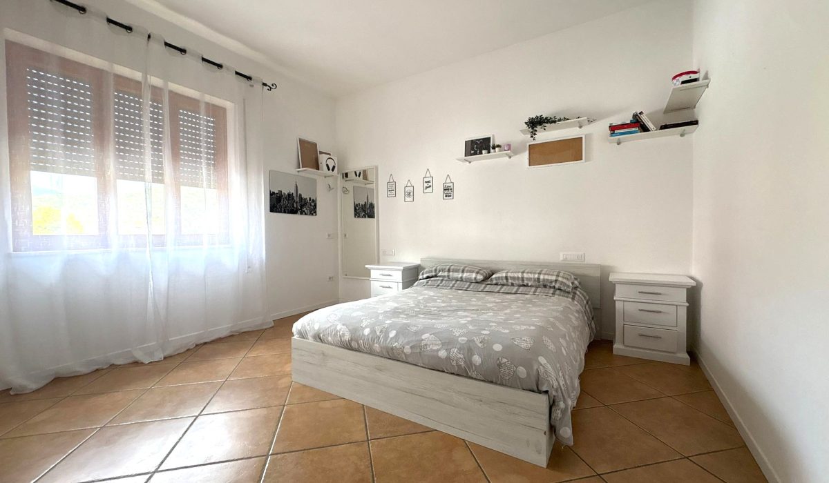 1c7b6776-e9c4-4fce-afe6-2083e9d8a7a8