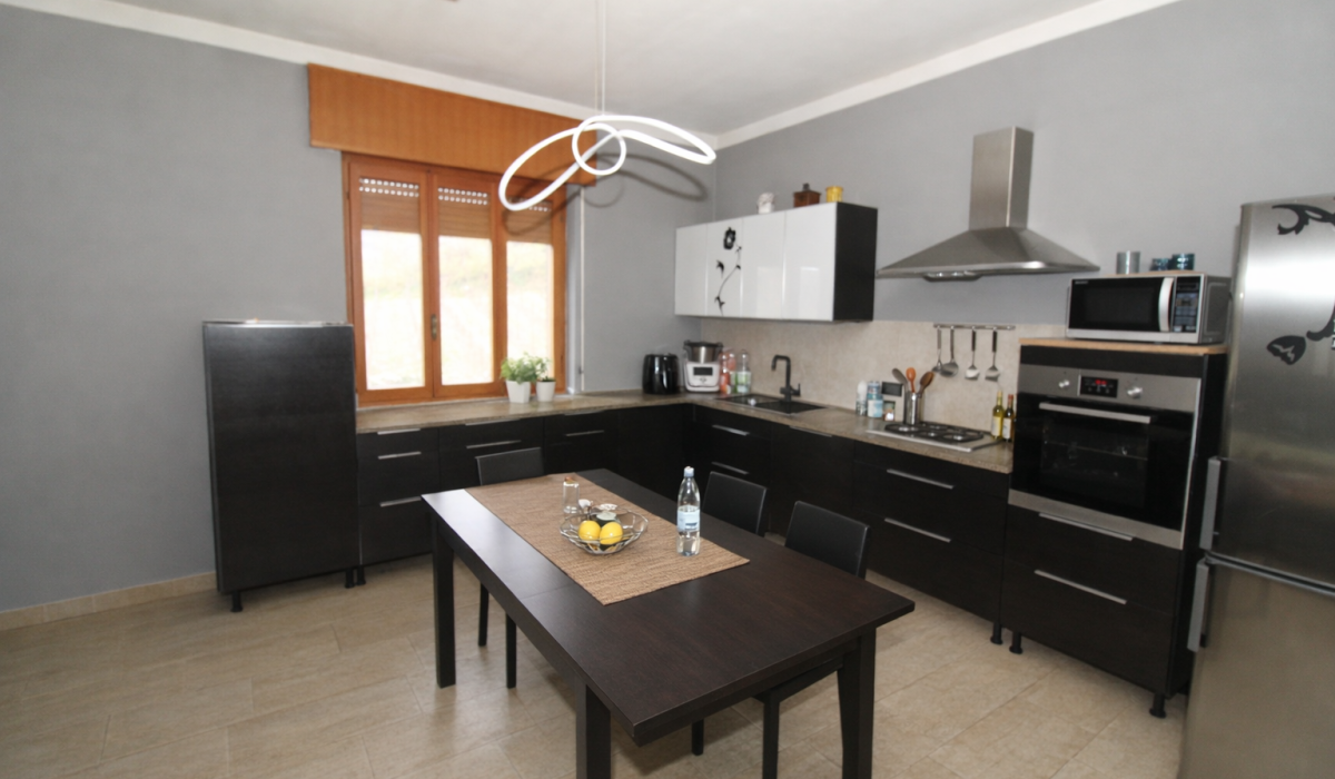 3ef80a25-a58d-441d-9c82-c28fcc1694fc