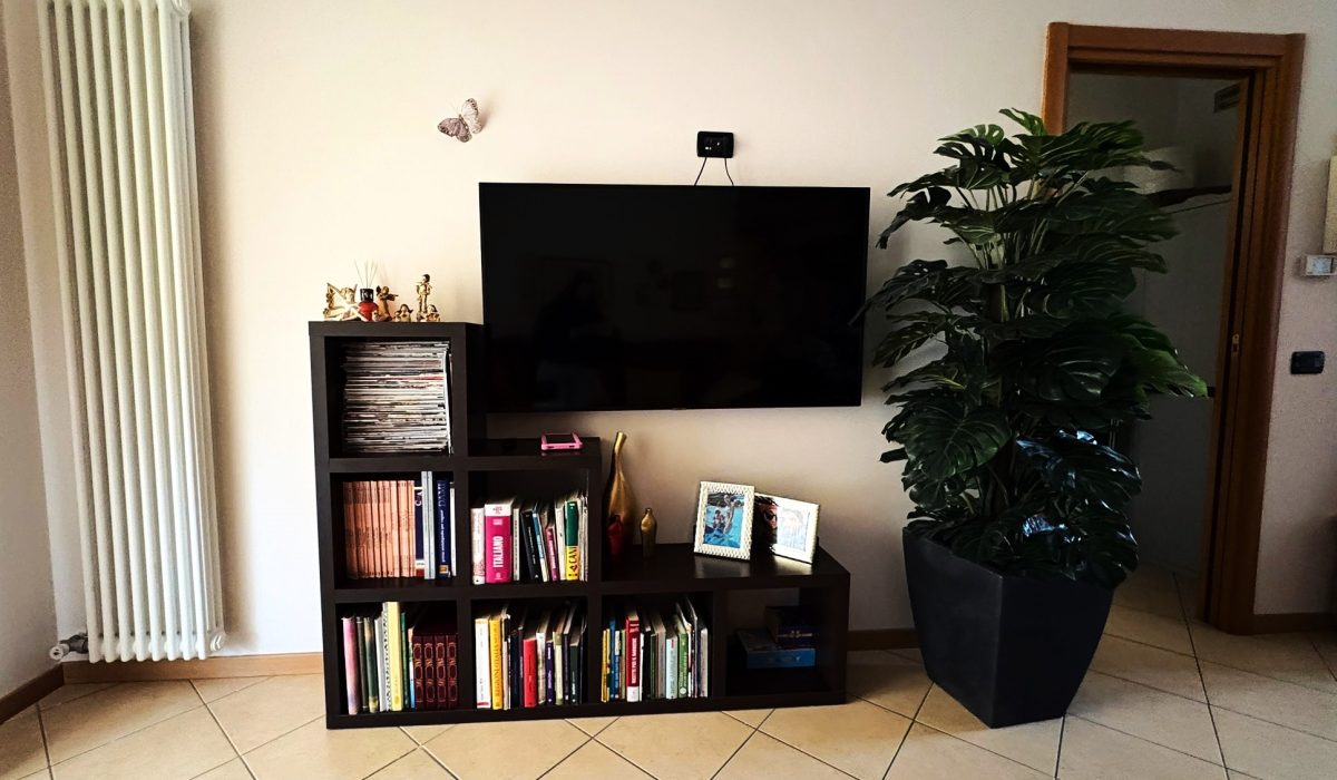 55090e7b-9c9e-4ffc-a1ca-7d166bde8378