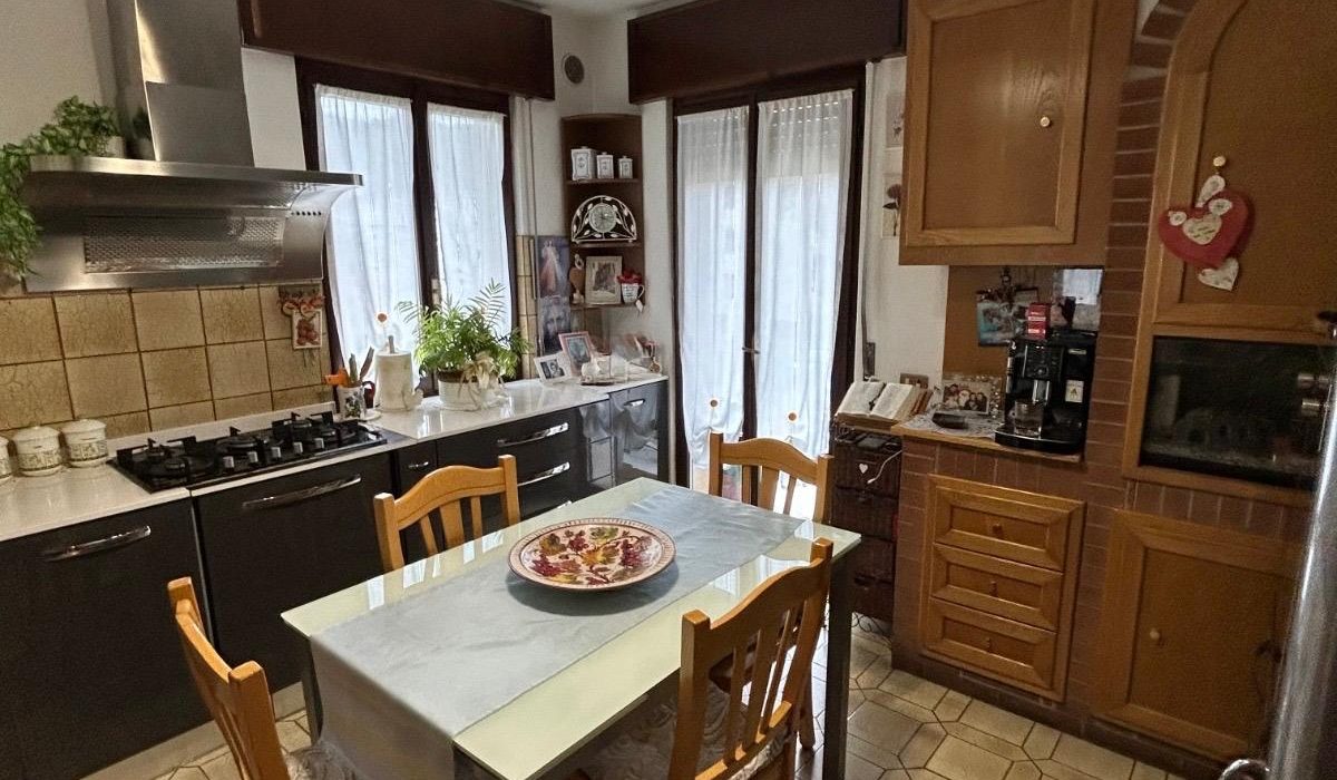 590859c3-5ebe-4cd1-a3d1-236caab3265b