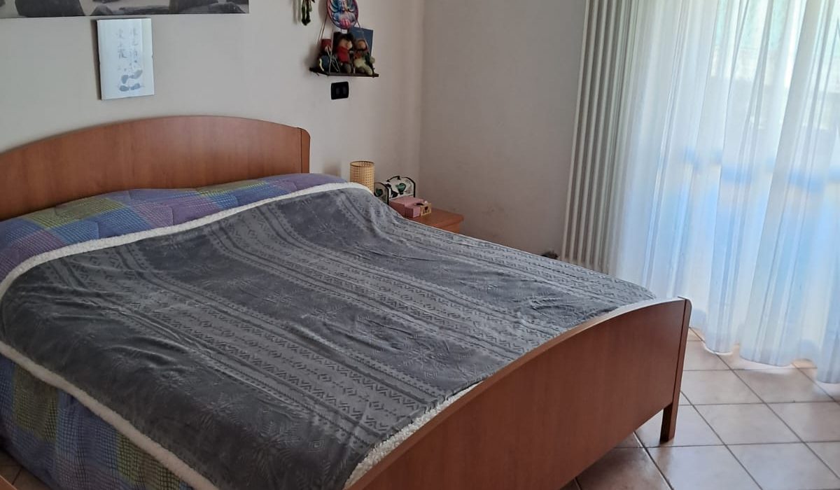 6fe1e595-ca78-4e08-8eaa-c7e64b6f0da7