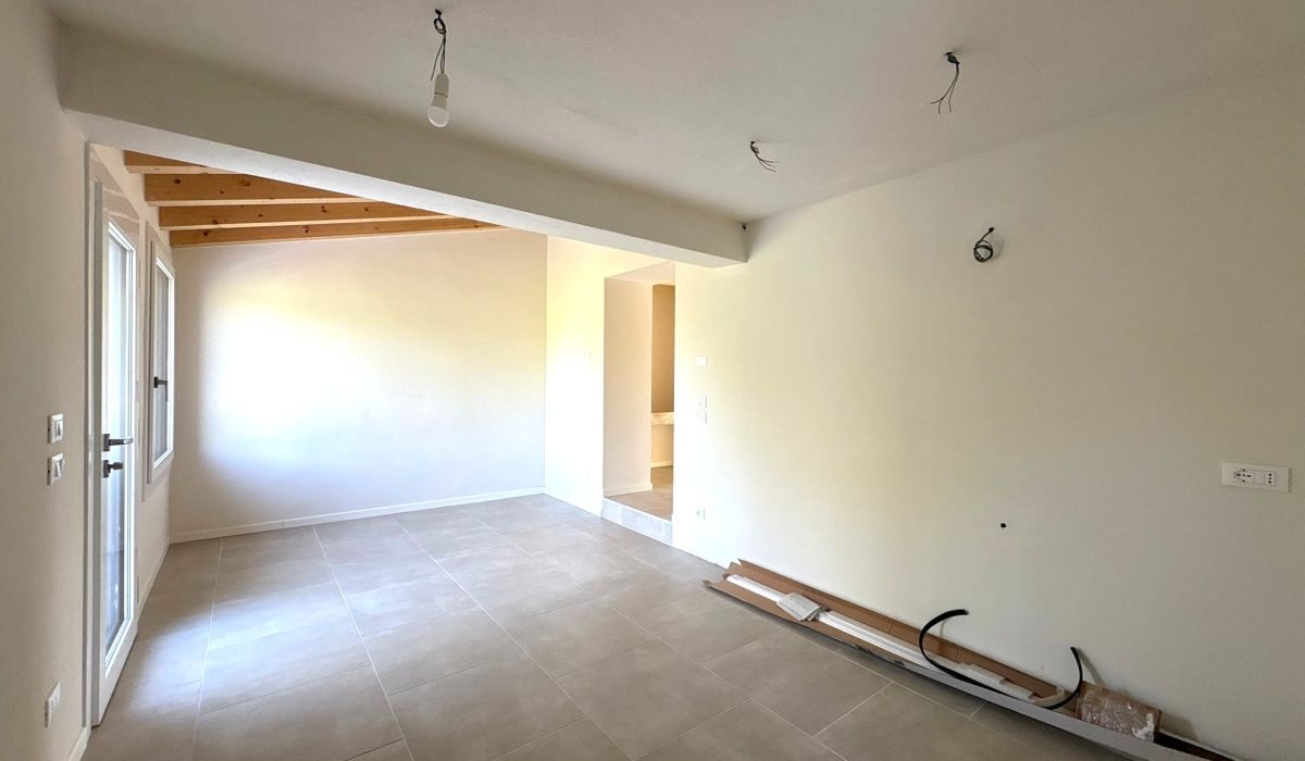 8086f063-1bc8-464b-8080-e6b14009e2c0