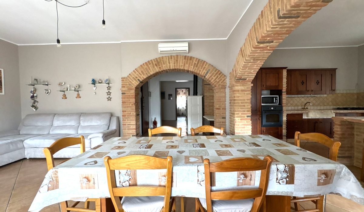 84defde5-c69a-41c2-86ff-4663419fdb11