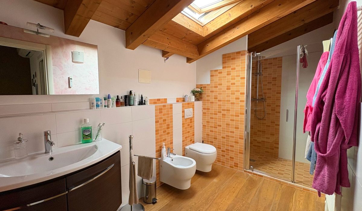 90a97ff1-41a7-48ef-8edb-e6f9fd2d99d3