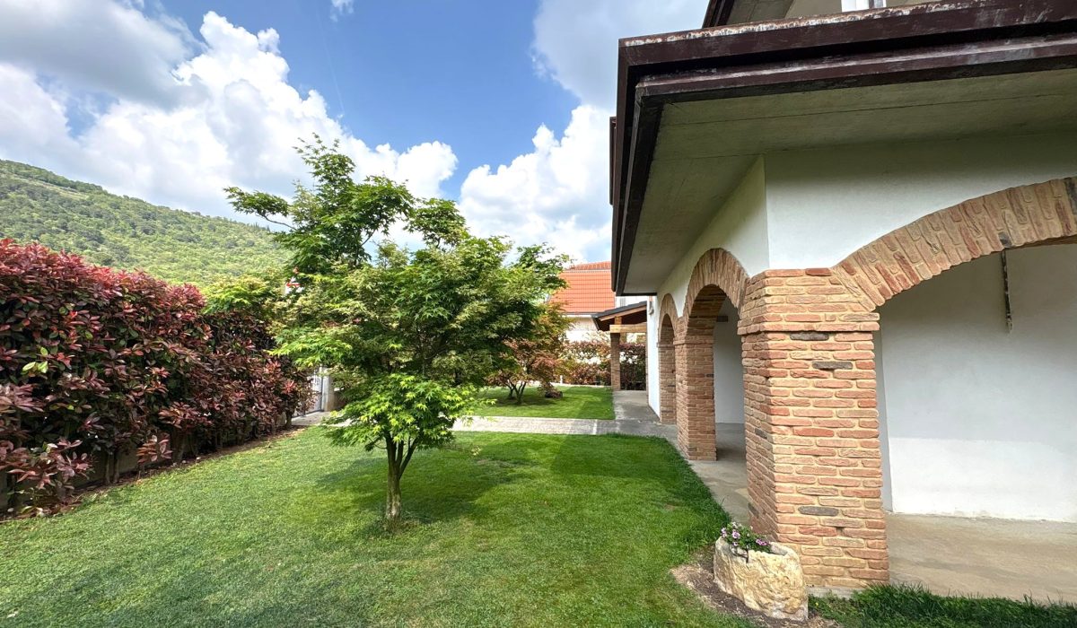 9216f99a-0763-4d50-964d-93d138ebc0ea