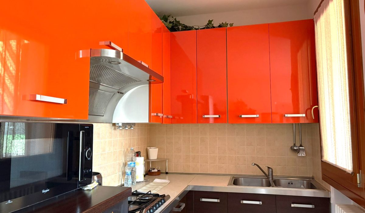 9bcc207c-6bac-44f0-ad1d-02b5aed78083