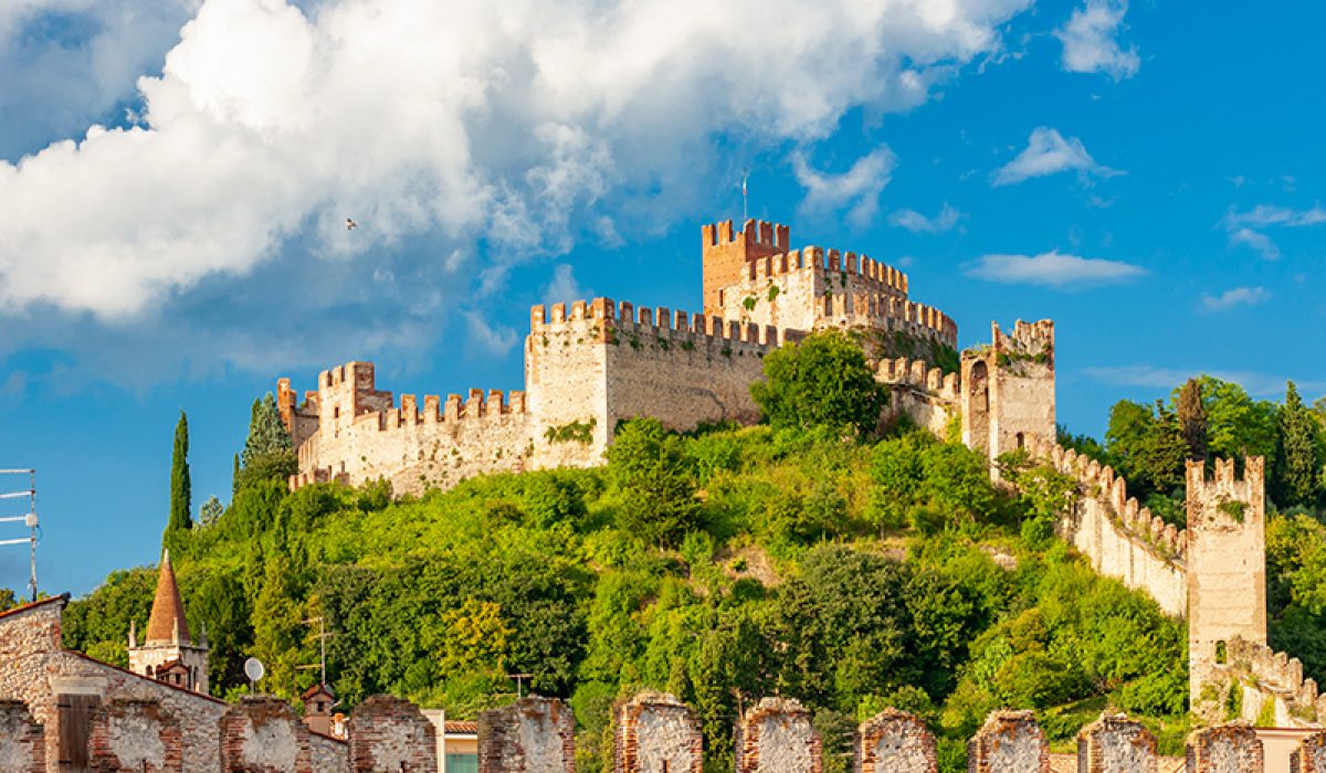 Dal-Conte-di-Sambonifacio-al-XXI-secolo-la-storia-del-Castello-di-Soave