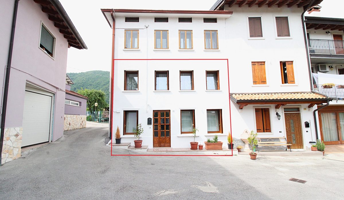 Esterno rosso 1