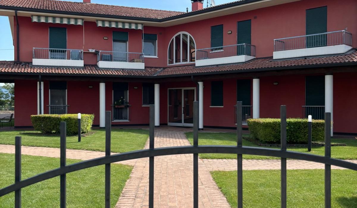 ad813130-dff0-4b1f-819a-9ad7832410ea