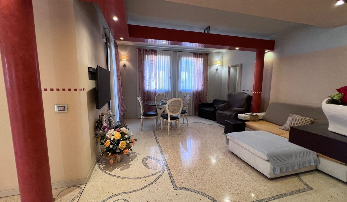 af982316-eac0-49da-b0d4-aba928d5d179