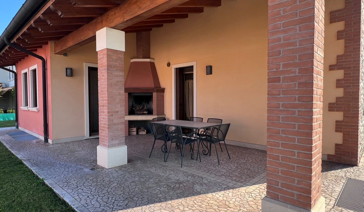 b71c48a8-fa96-49ba-a8b2-d9a3674280db