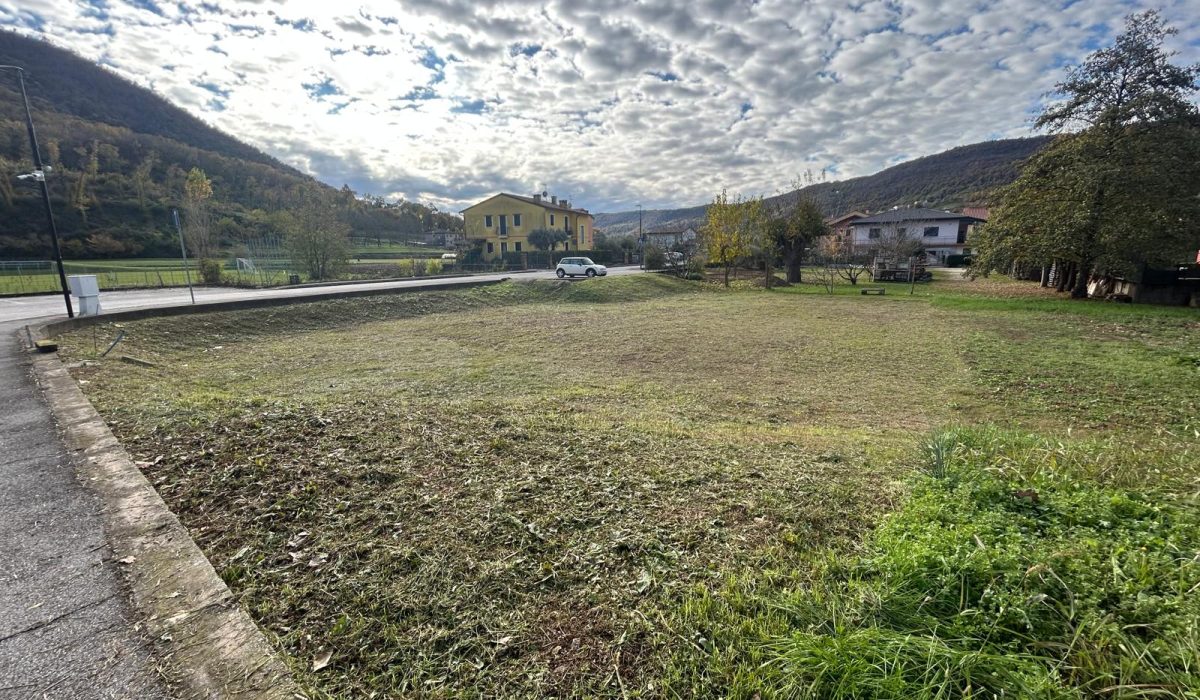 c4967dfe-6189-45d2-b0e6-5cd42880d51f