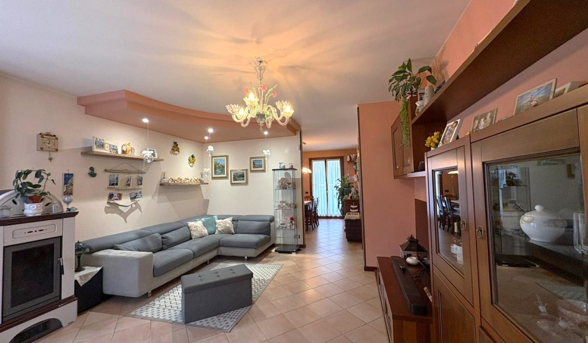 c6b3d3ca-fe39-446a-af01-adfc67a26489