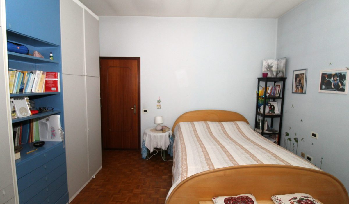 camera (2)