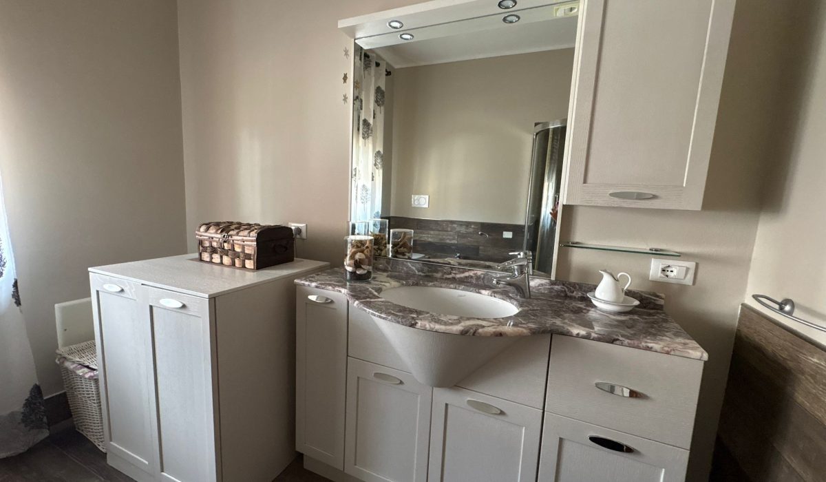 edf48b59-9aac-49f7-991b-115da51b44c2