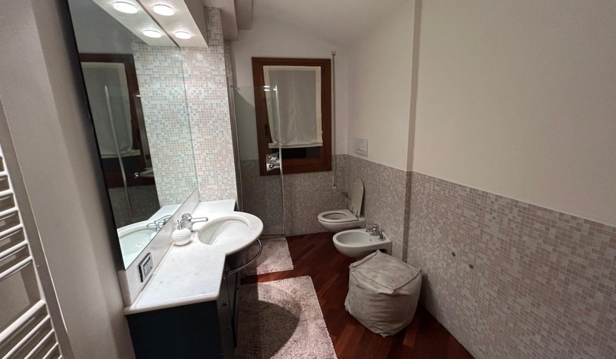 f1e891b4-129b-47fb-a3a4-4e137fc5eda2