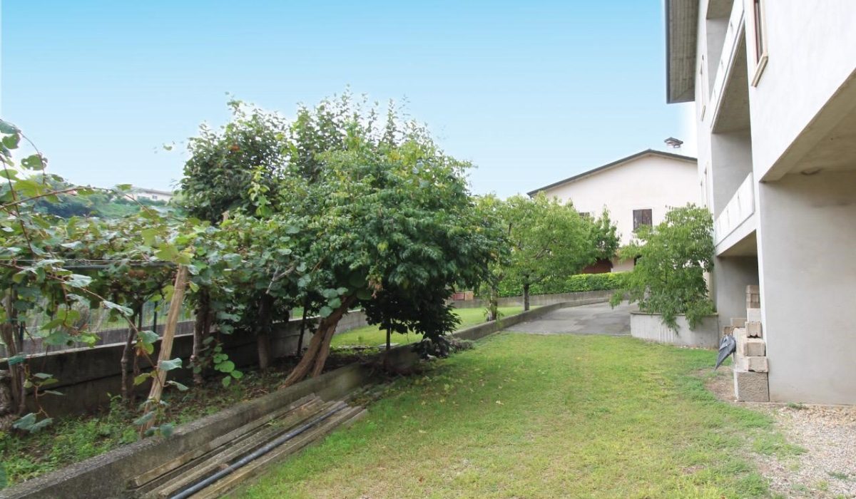 f2da63f6-c2fd-4b0c-b9b9-4f9e68e3fac0