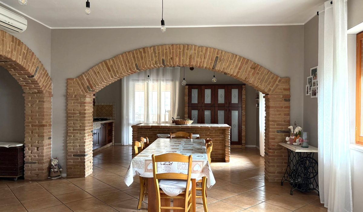 f5632217-3026-43a2-94f0-b604834fb581