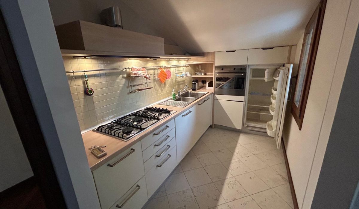 f66b8261-edb3-4a35-92e3-7949dc03cdff