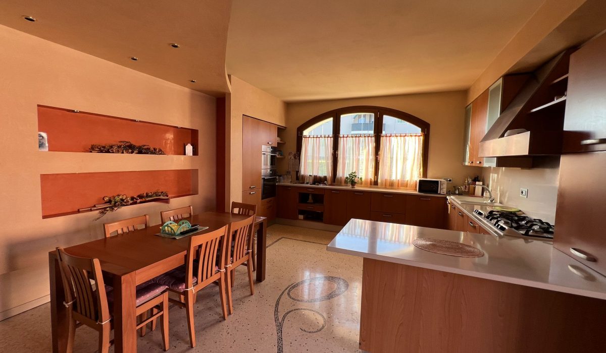 fcbfdd21-8da7-42a3-841e-dd5e3dfc5e05