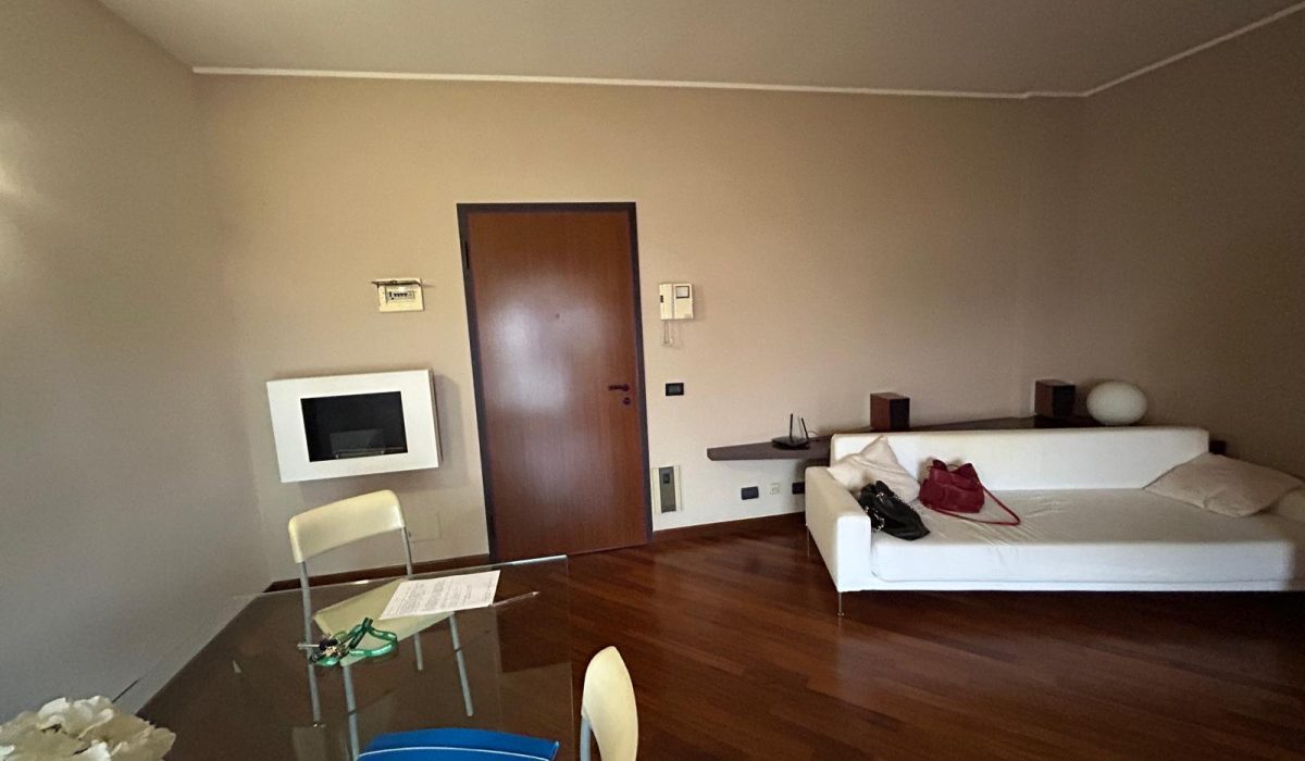 fe90ade2-790a-45ee-b4a6-1751a7751673