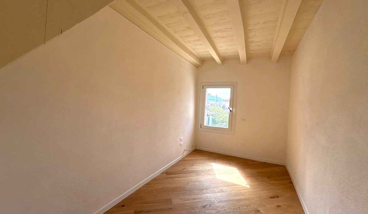 ff8a0627-c8c3-4b49-b71a-fb2c8f0f557d