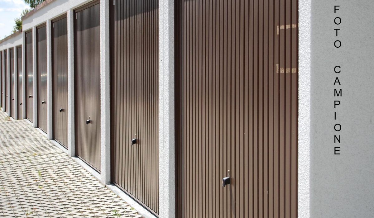 garages-428636_1920